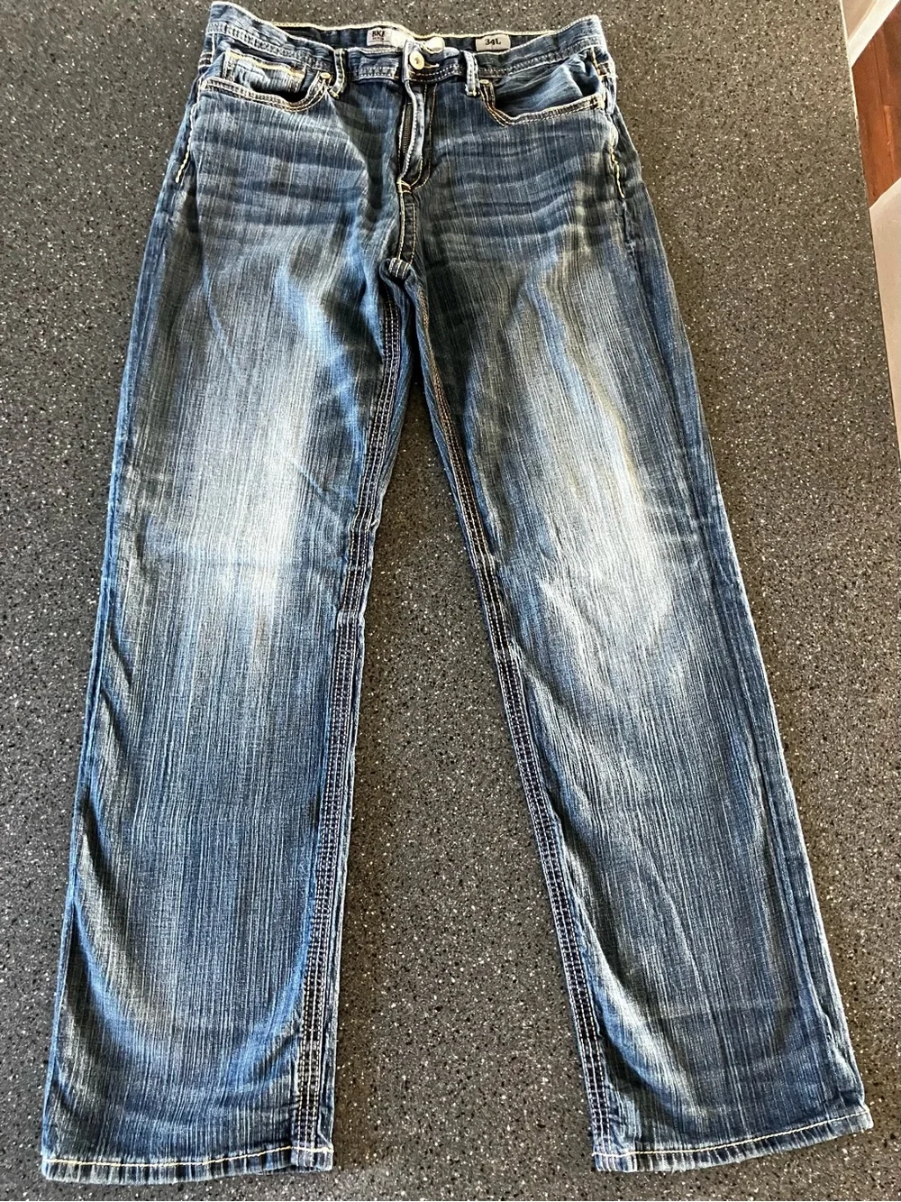 BKE Men's Relaxed Jeans in Medium Blue with Contrast Stitching straight leg